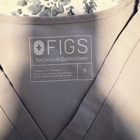 Figs Scrub Set - Gray - Picture 2 of 3